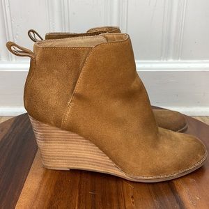Lucky Brand Yeezah Tan Suede Wedge Ankle Booties, Size 10M